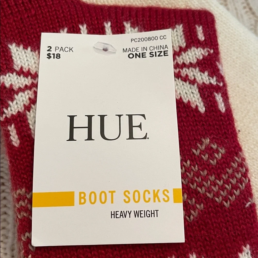 NWT Hue Women’s socks 2 pack-1 cream/1 red w/ snowflakes soft warm heavy weight